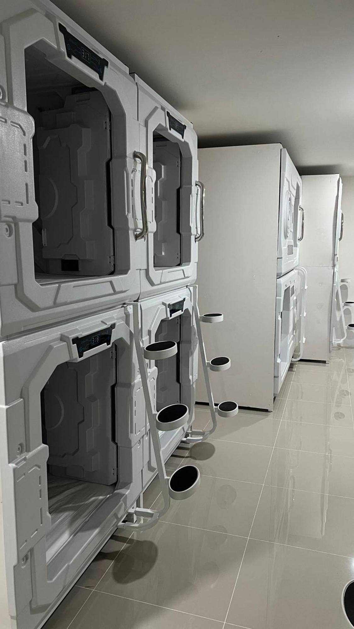 Kiwi Capsule Hotel Bangkok Kültér fotó